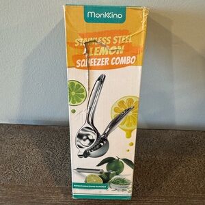 Monkino | Stainless Steel | Lemon Squeezer Combo